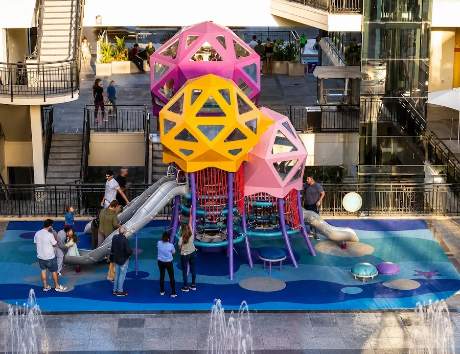 Parque infantil con pavimento EPDM en el Centro Comercial La Zenia