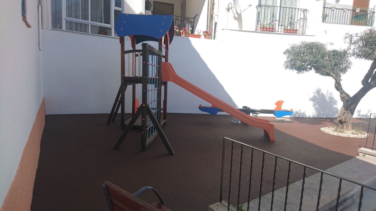 Parque infantil en Facheca
